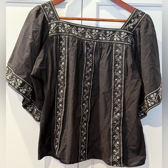 Tuckernuck Alea Black Embroidered Blouse Sz L - Picture 3 of 9